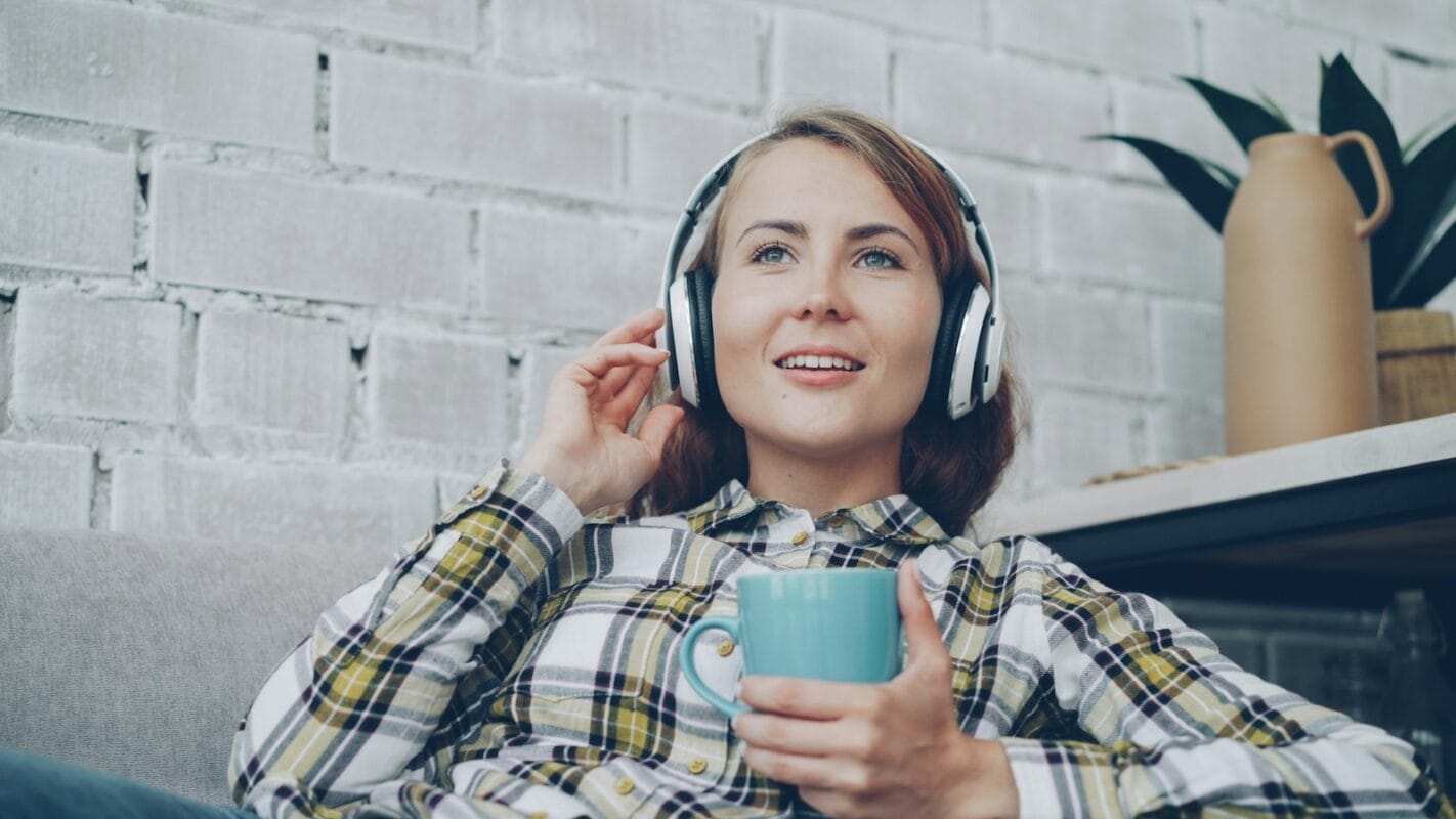 Podcastból tanulni? Így válhat az utazással és várakozással töltött időből tudásszerzés